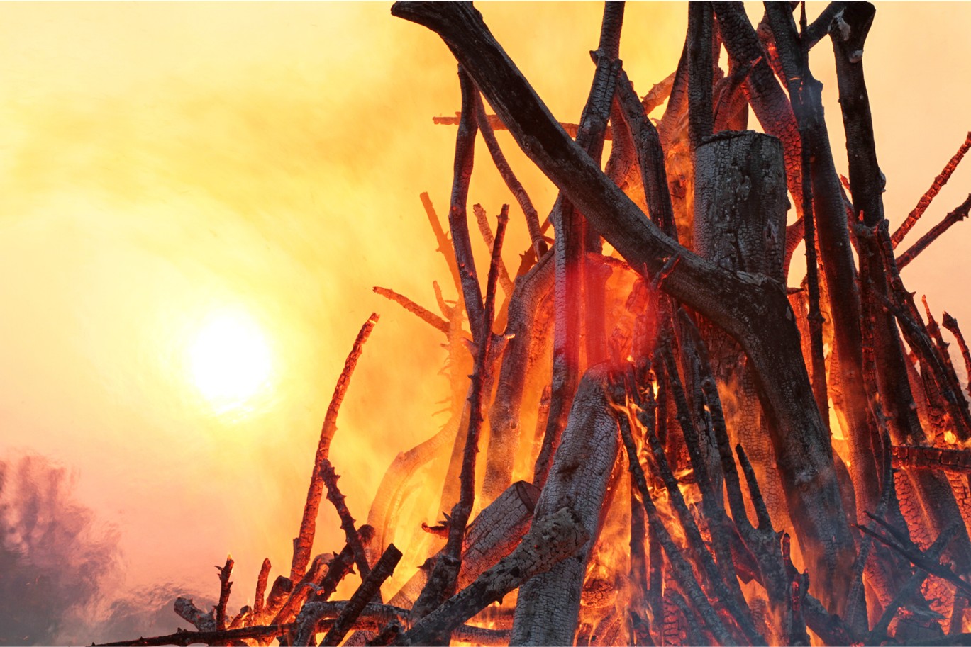 Osterfeuer in Zella